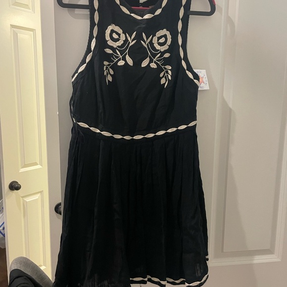 NWT FREE PEOPLE “birds of a feather” black and white embroidered mini dress SZ 6 - Picture 7 of 9